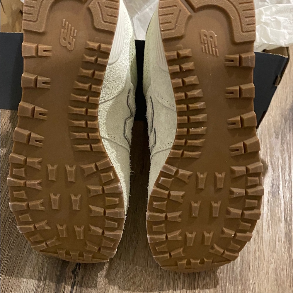 New Balance Sneakers - Picture 6 of 6